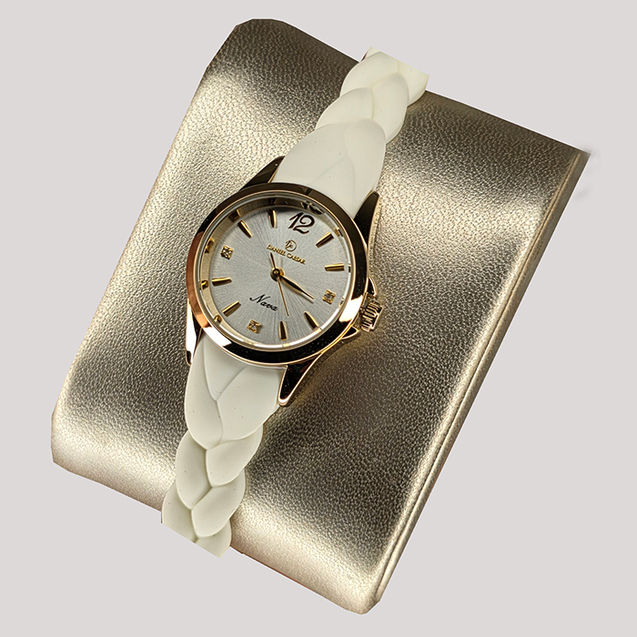 ساعت زنانه دنیل سزار مدل DANIEL CAESAR DC1230L